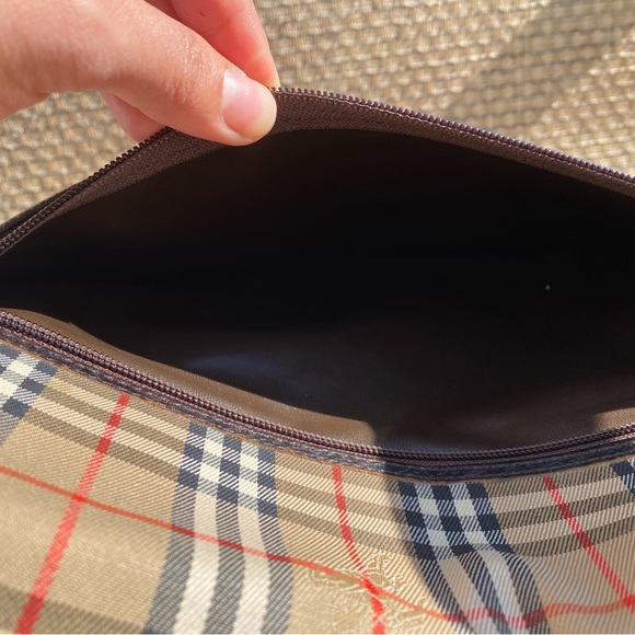 Burberry Vintage Clutch Bag - Picture 14 of 15
